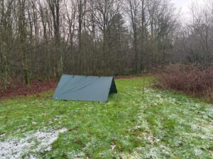 Tarp setup in een A frame