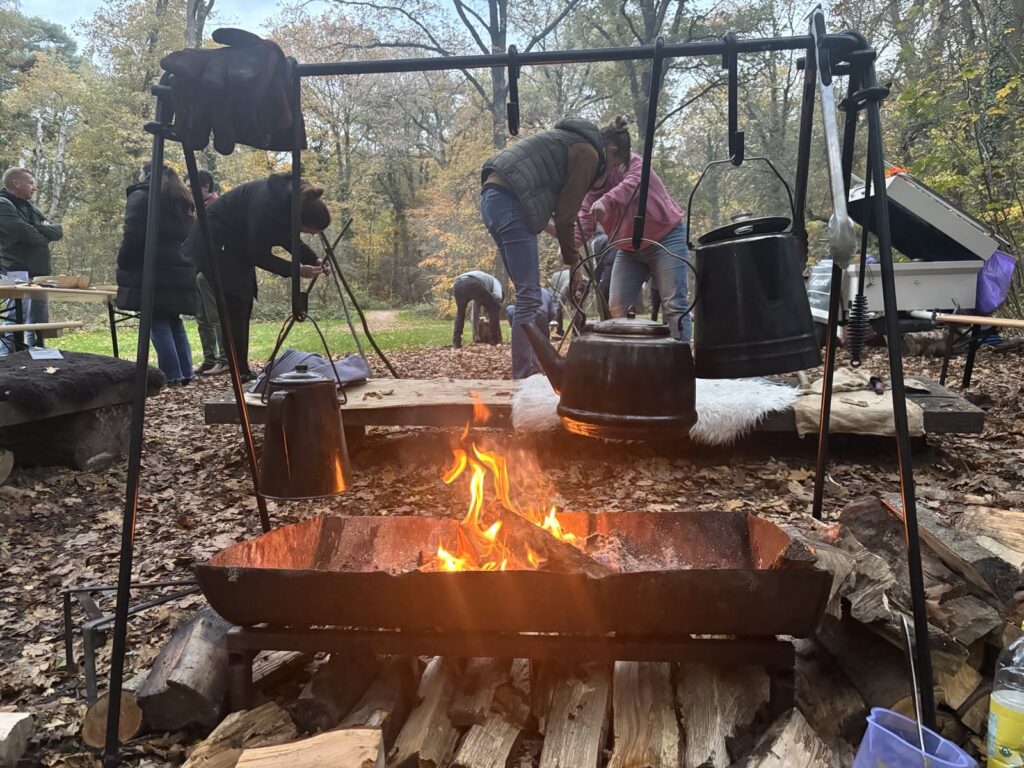 Bushcraft Bedrijfsuitje vuur