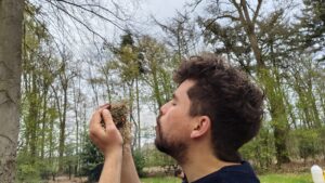Vuur maken met natuurlijke tondel